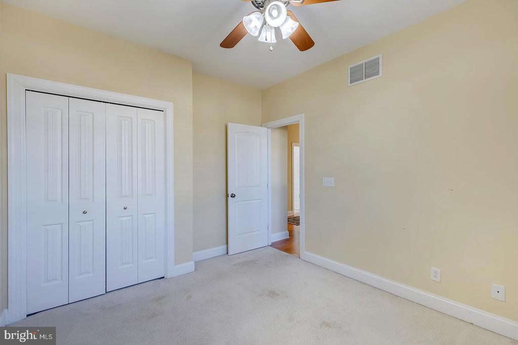 5600 CAMBERLY DRIVE