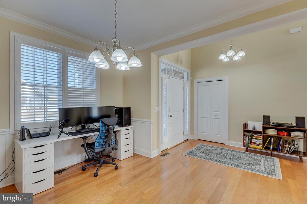 5600 CAMBERLY DRIVE