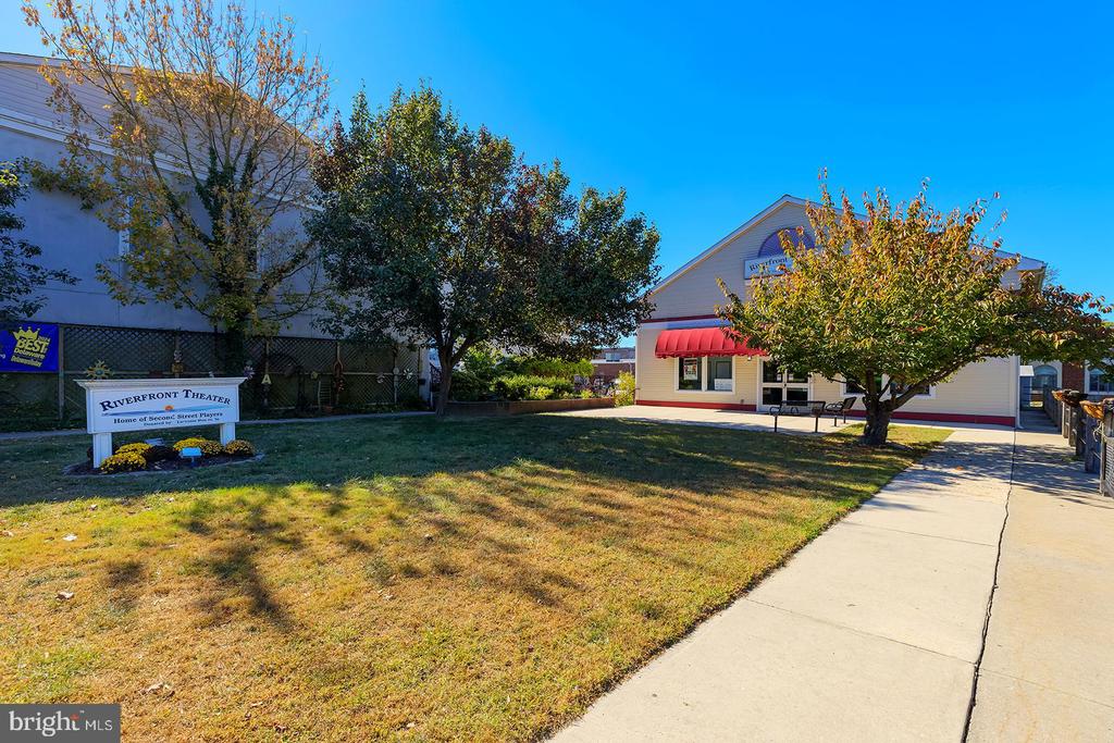 5600 CAMBERLY DRIVE
