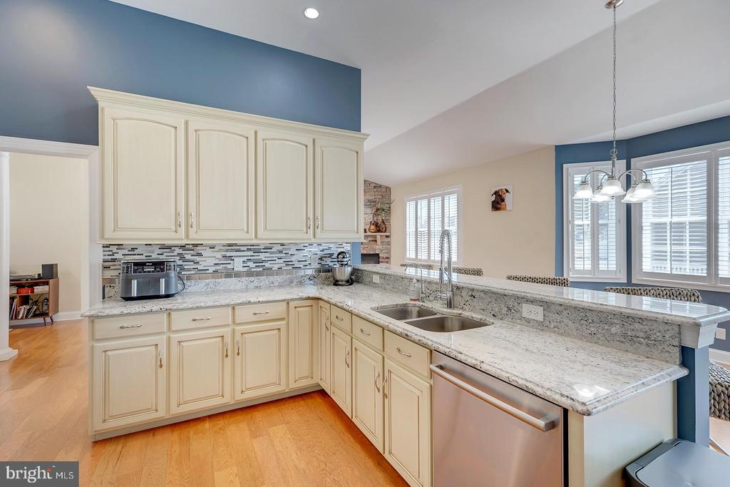 5600 CAMBERLY DRIVE