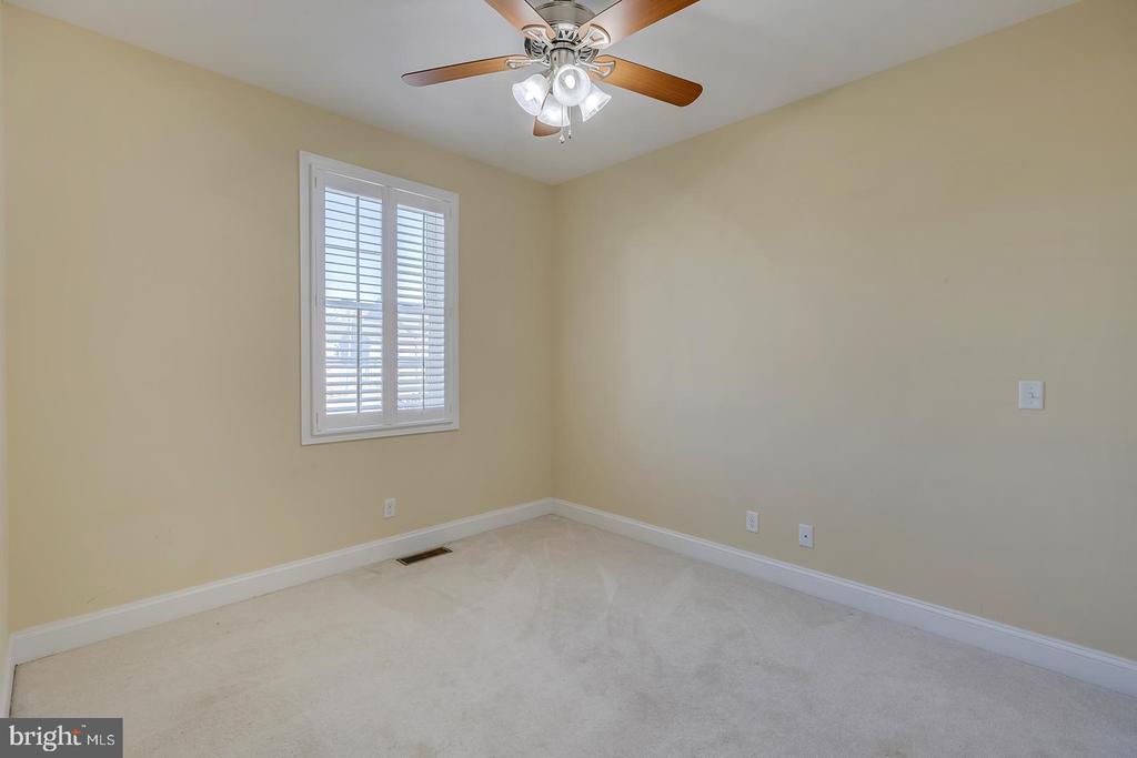 5600 CAMBERLY DRIVE