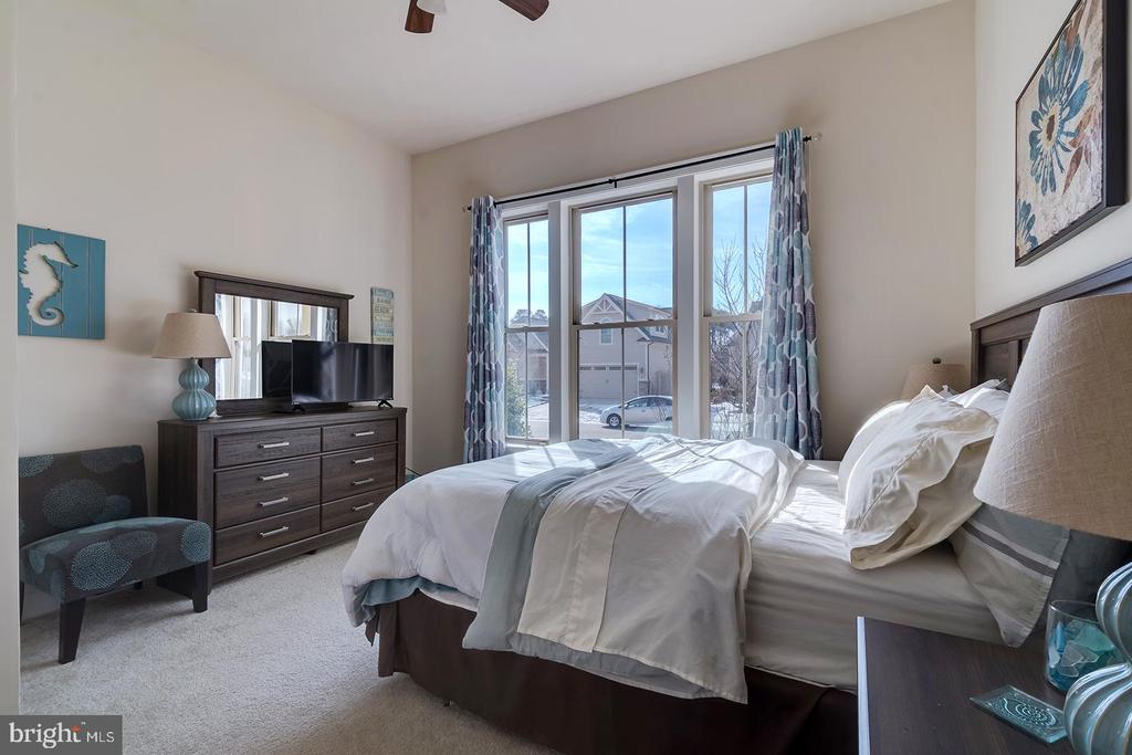 38555 GOLDFINCH LANE