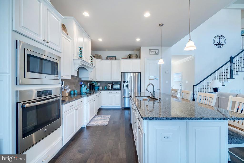 38555 GOLDFINCH LANE