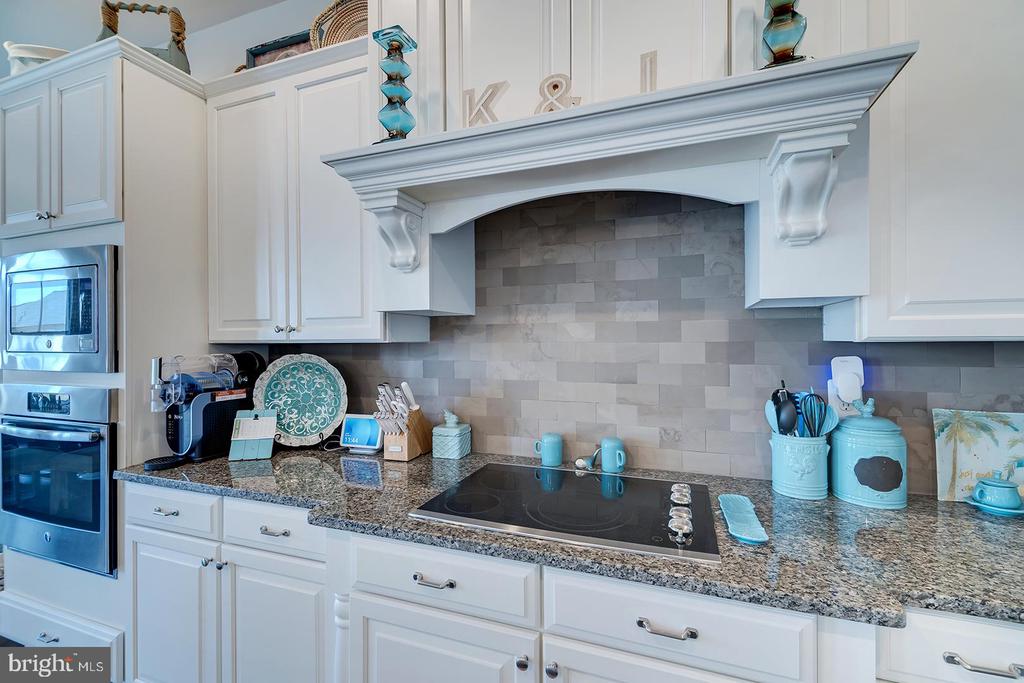 38555 GOLDFINCH LANE