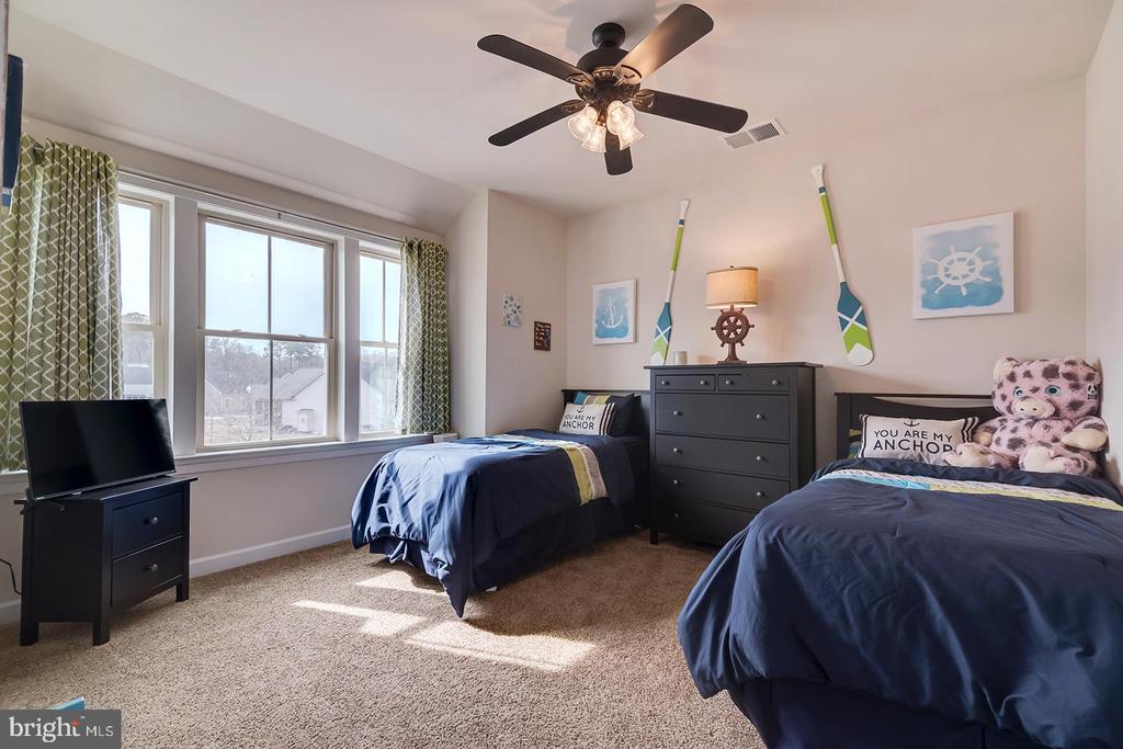 38555 GOLDFINCH LANE