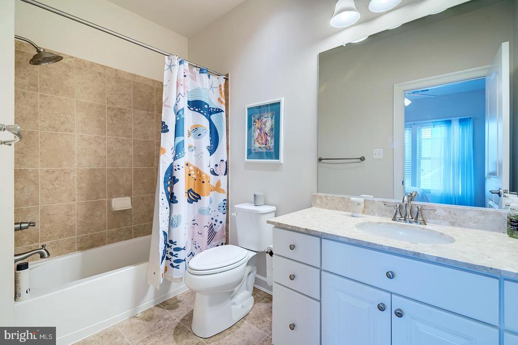 38555 GOLDFINCH LANE