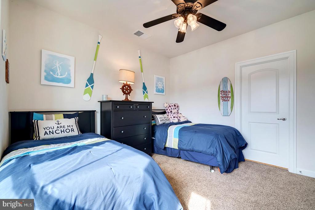 38555 GOLDFINCH LANE