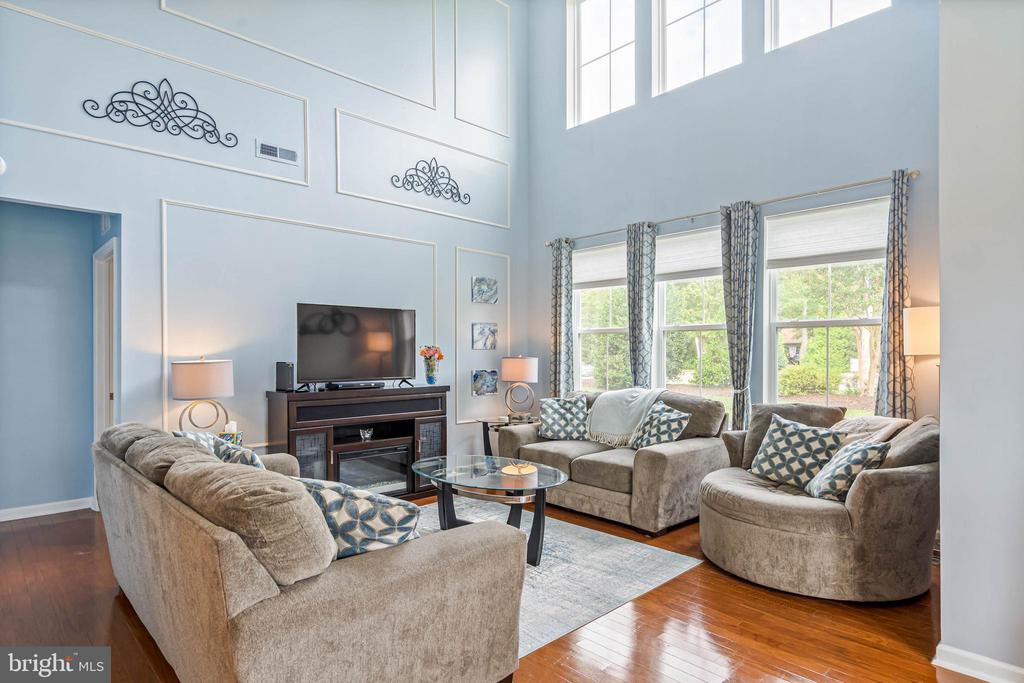 33285 LONE CEDAR LANDING