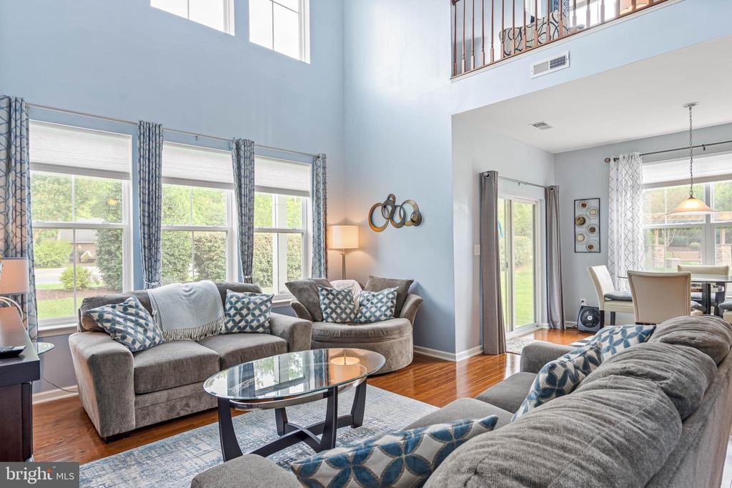 33285 LONE CEDAR LANDING