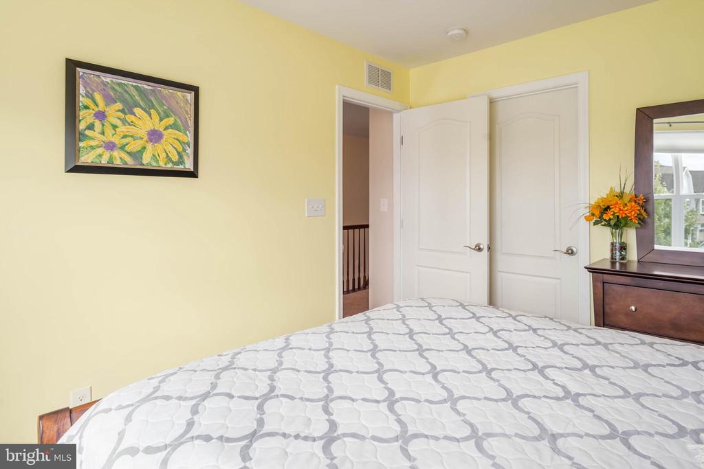 33285 LONE CEDAR LANDING