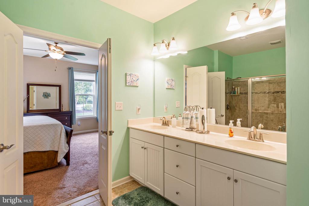 33285 LONE CEDAR LANDING