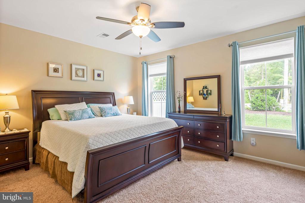 33285 LONE CEDAR LANDING