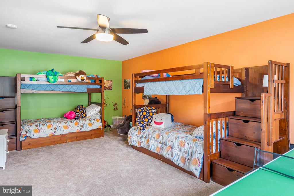 33285 LONE CEDAR LANDING