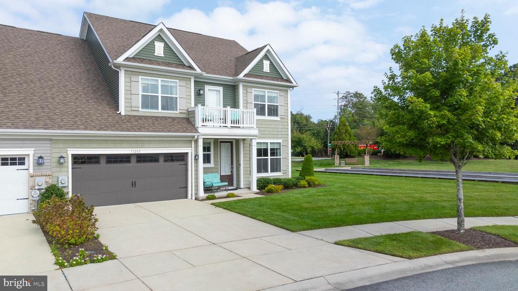 33285 LONE CEDAR LANDING