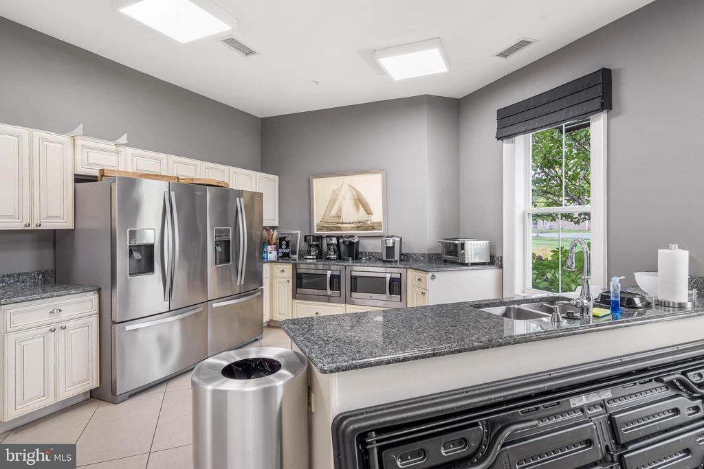 33285 LONE CEDAR LANDING