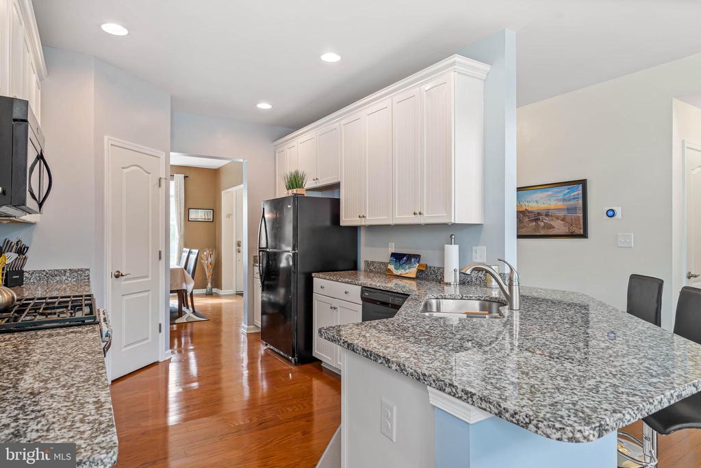 33285 LONE CEDAR LANDING