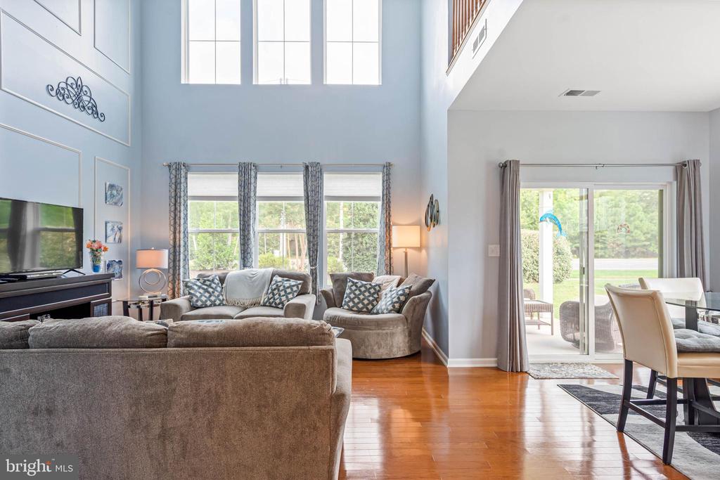 33285 LONE CEDAR LANDING