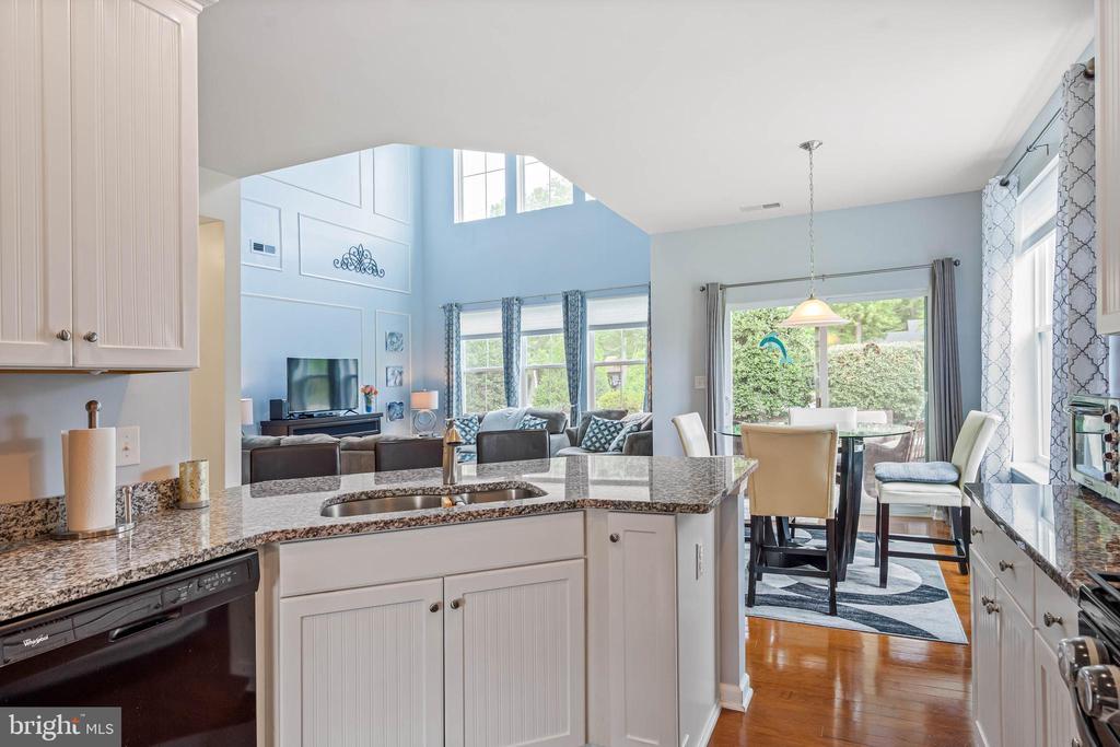 33285 LONE CEDAR LANDING