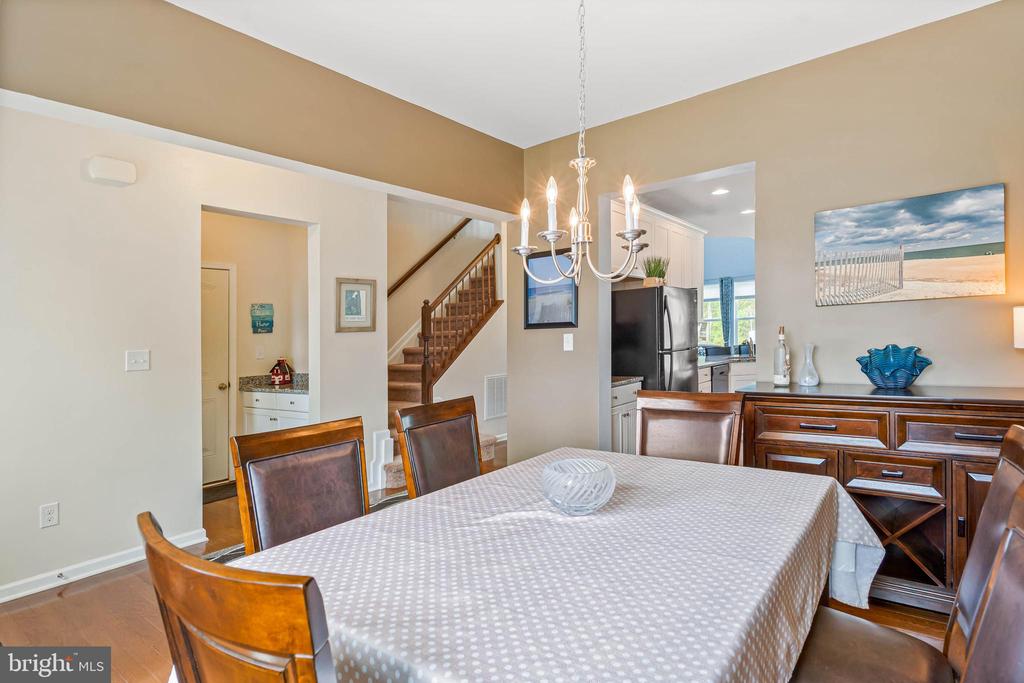 33285 LONE CEDAR LANDING