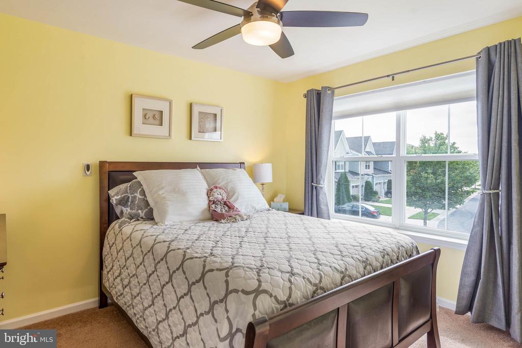 33285 LONE CEDAR LANDING