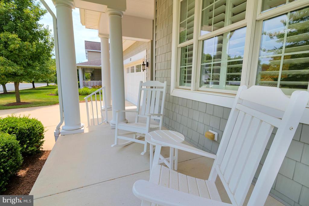 322 CAPTAINS CIRCLE