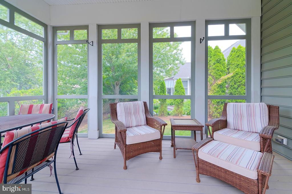 322 CAPTAINS CIRCLE