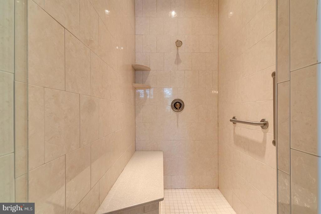 322 CAPTAINS CIRCLE