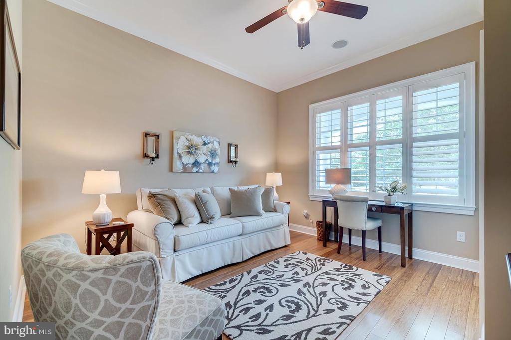 322 CAPTAINS CIRCLE