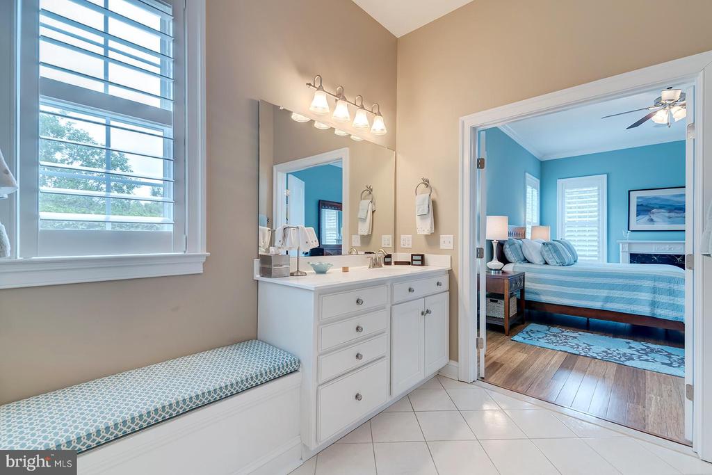 322 CAPTAINS CIRCLE