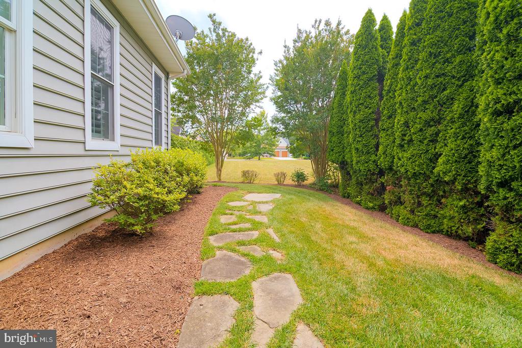 322 CAPTAINS CIRCLE