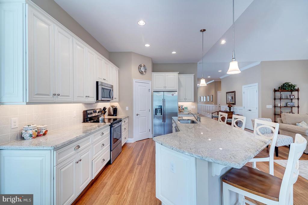 322 CAPTAINS CIRCLE