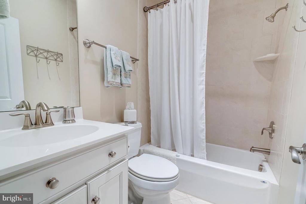 322 CAPTAINS CIRCLE