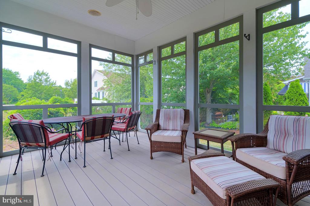 322 CAPTAINS CIRCLE
