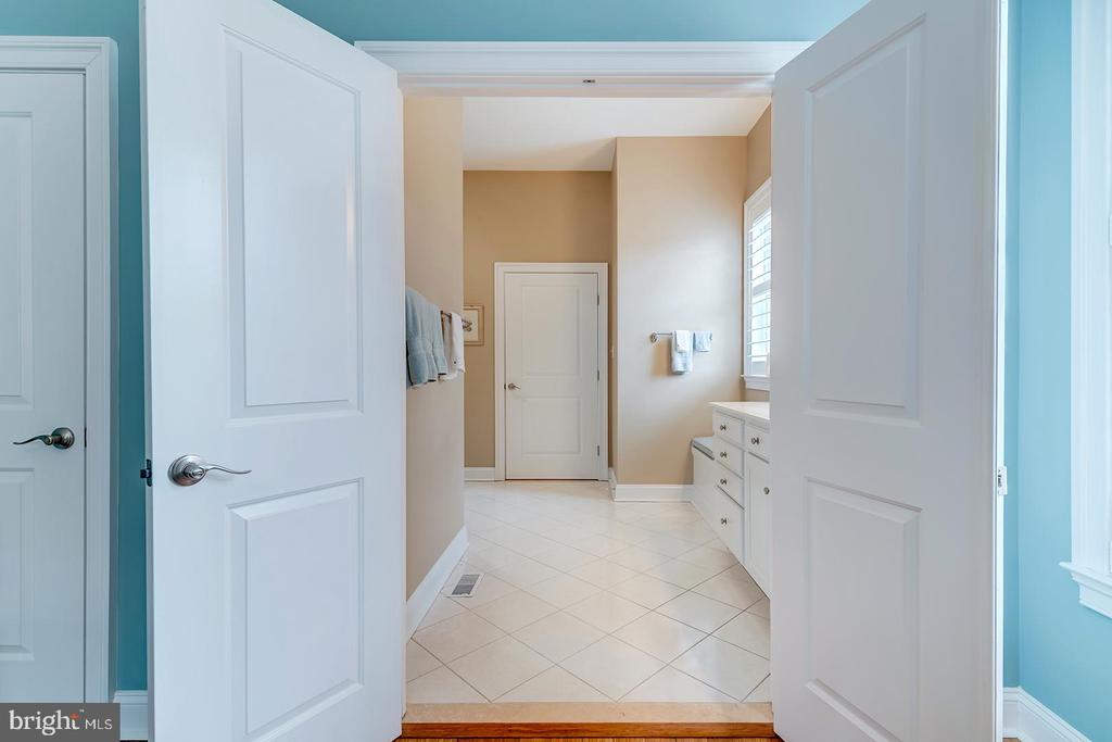 322 CAPTAINS CIRCLE