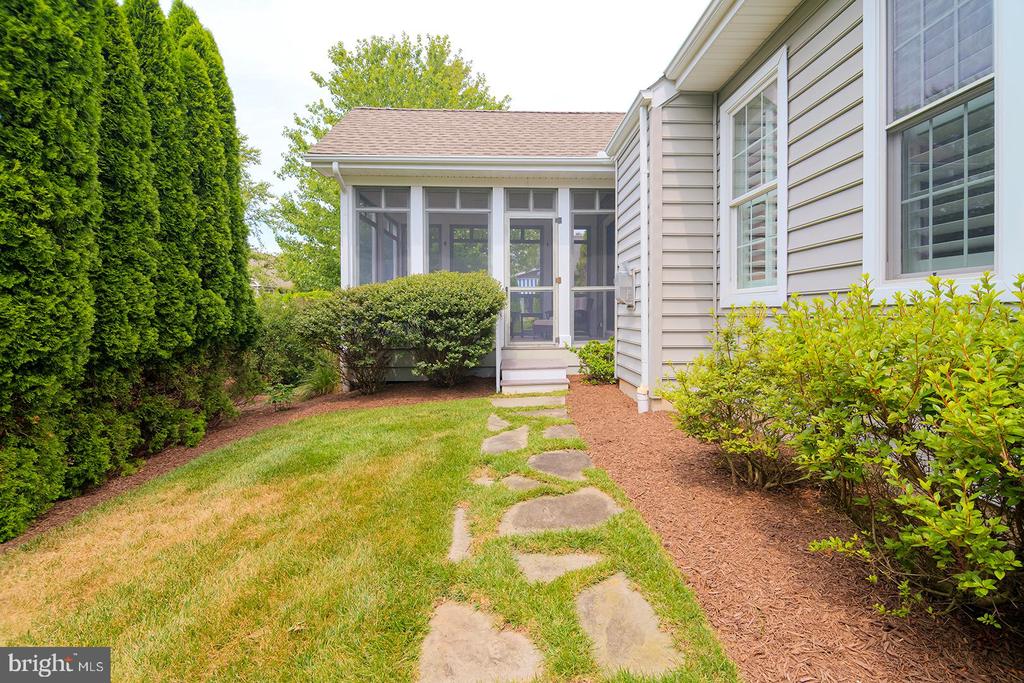 322 CAPTAINS CIRCLE