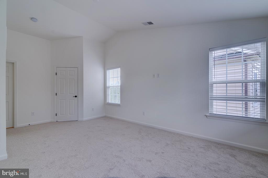 327 CARLTON DRIVE