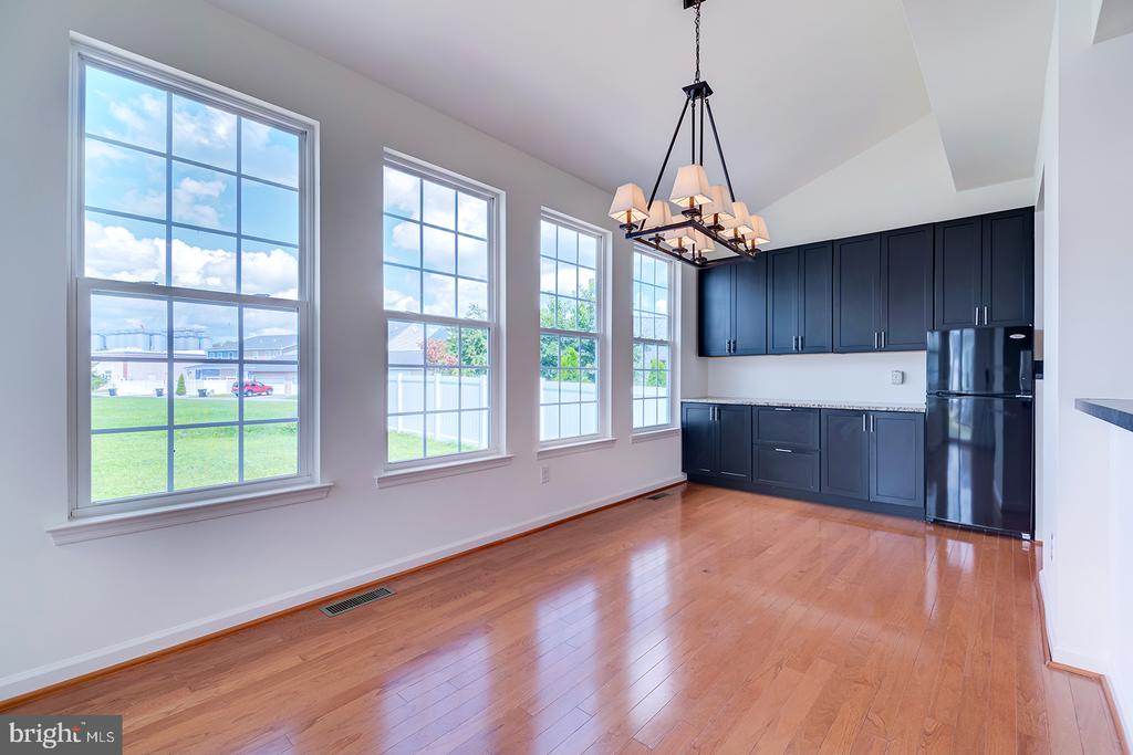 327 CARLTON DRIVE