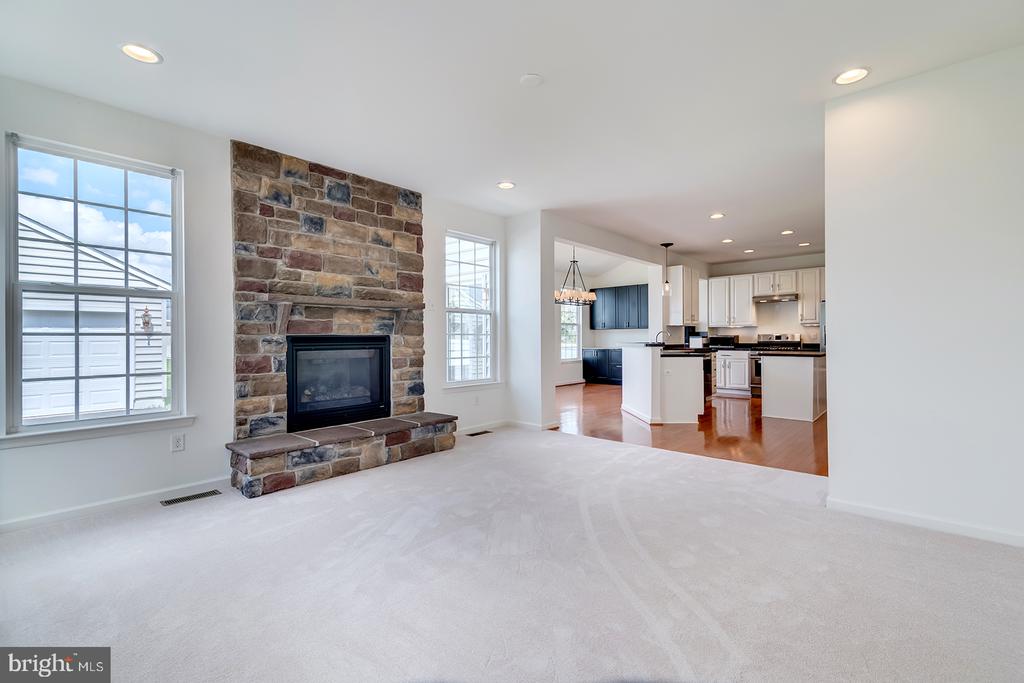 327 CARLTON DRIVE