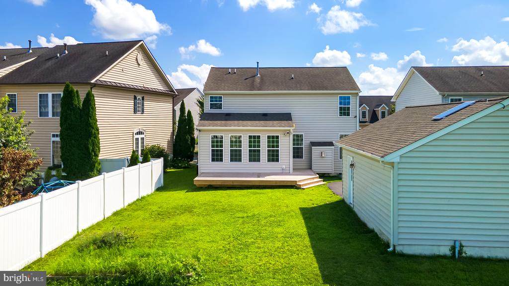 327 CARLTON DRIVE