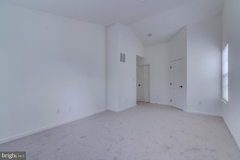 327 CARLTON DRIVE