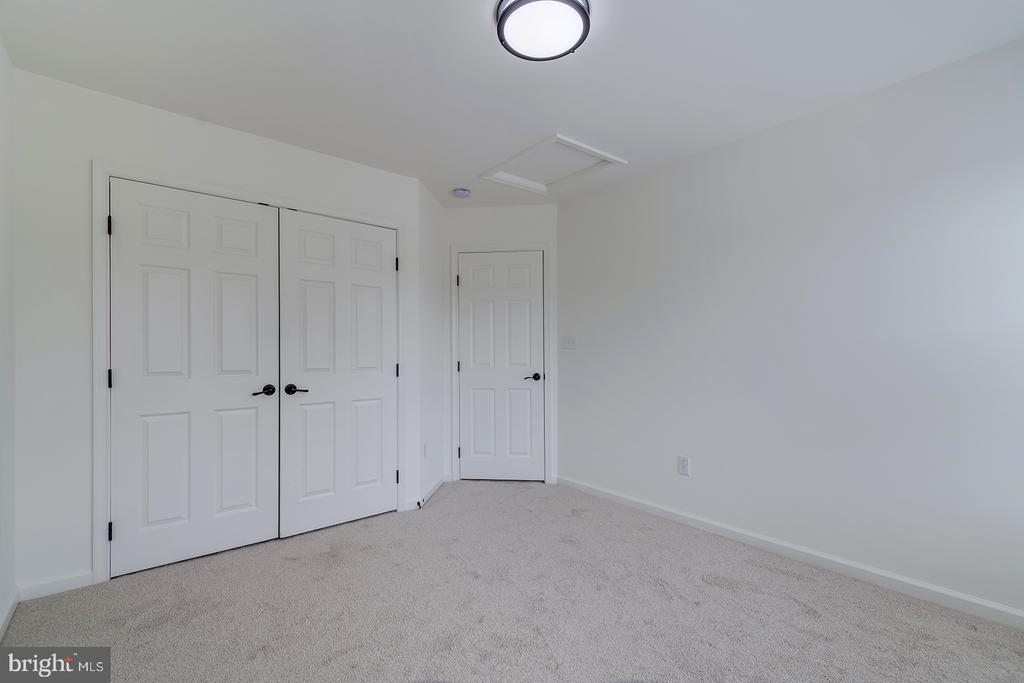 327 CARLTON DRIVE