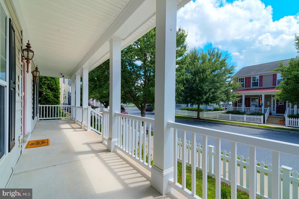 327 CARLTON DRIVE