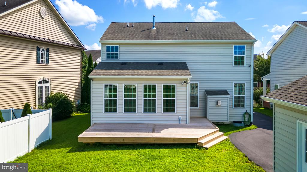 327 CARLTON DRIVE