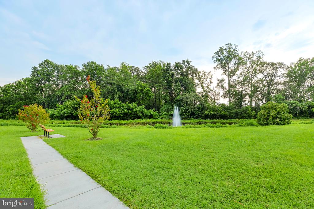 327 CARLTON DRIVE