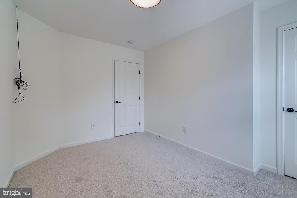 327 CARLTON DRIVE