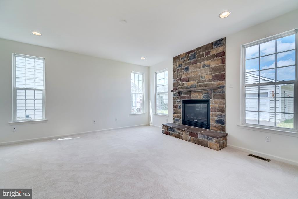 327 CARLTON DRIVE