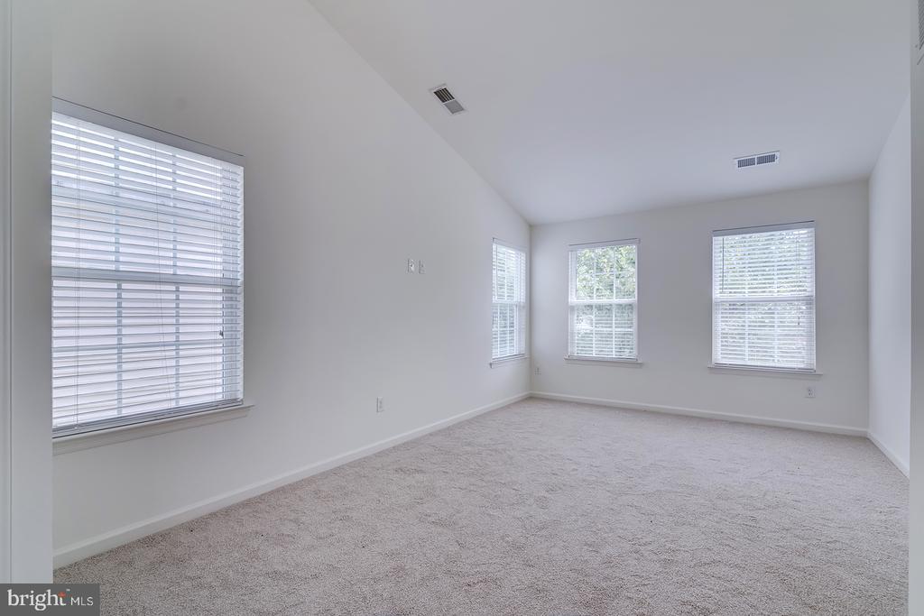 327 CARLTON DRIVE
