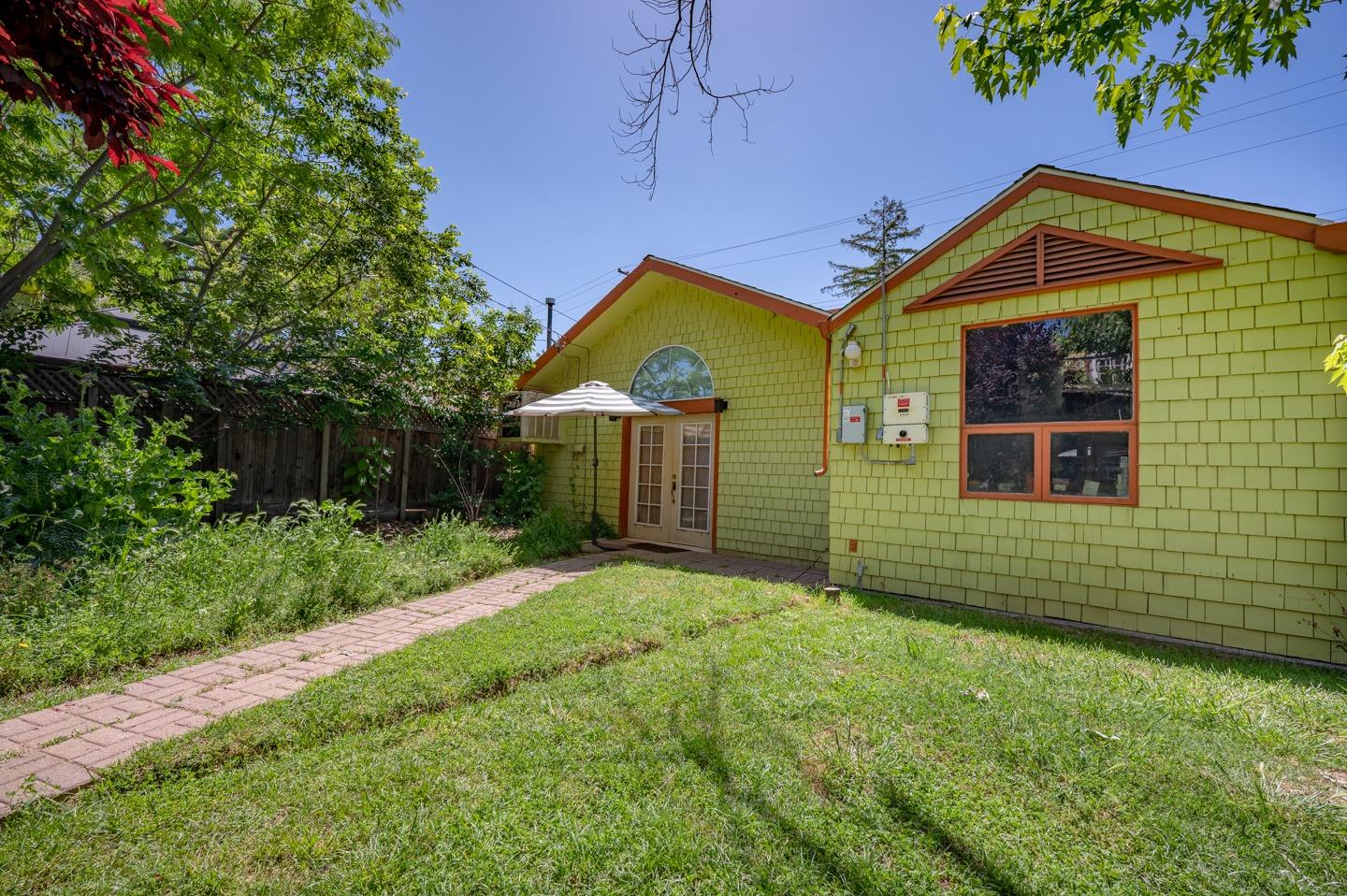 1114 H Street