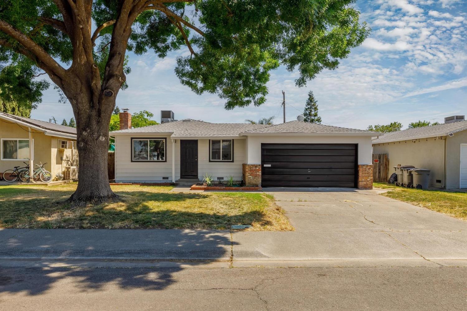 1324 Colette Way