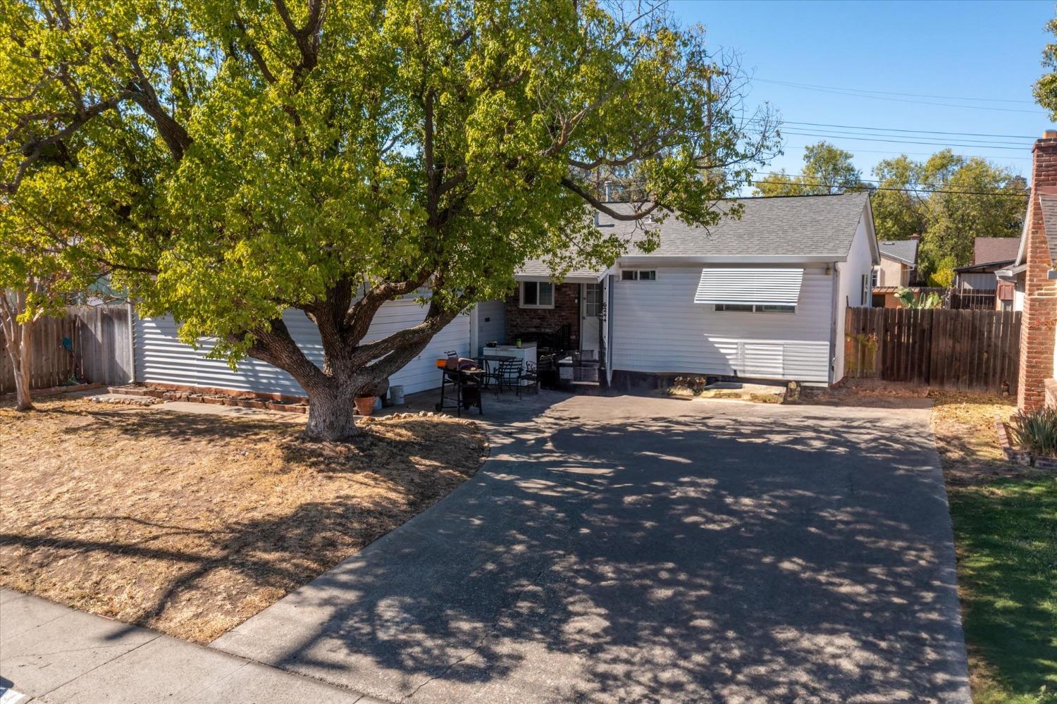 6244 44th Street